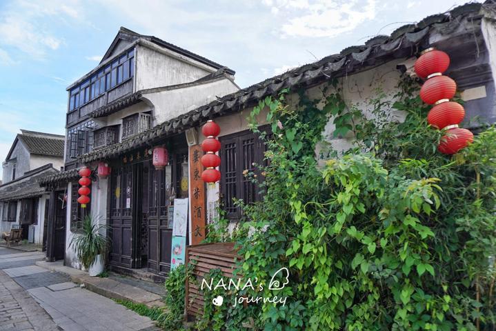 琳娜整理房间